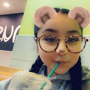 Meet your Posher, Joycelinne